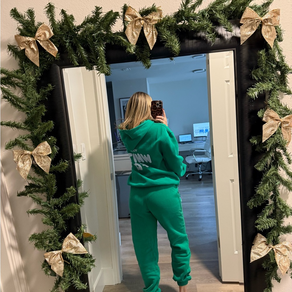Green White Fox Boutique Hoodie and Sweatpants Set - Picture 9 of 12